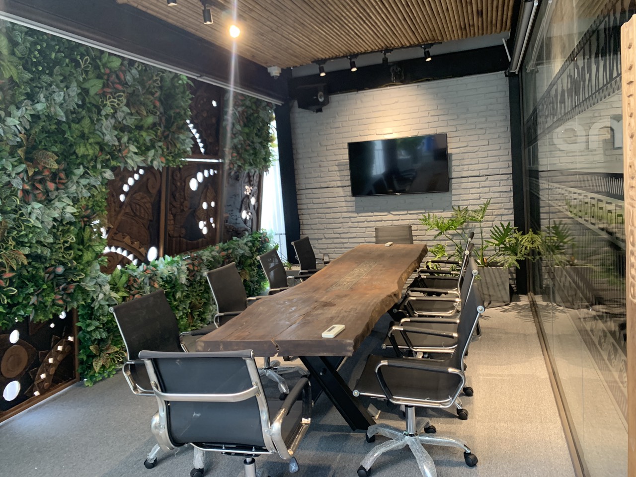 Văn phòng Amazing (Thi Công bởi VinaOffice)