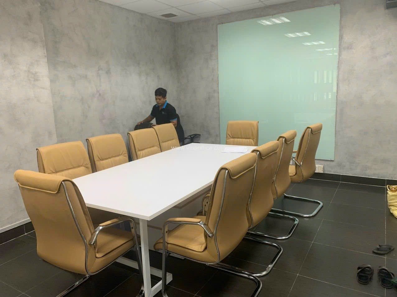 The Ultimate Guide to Office Furniture: Choosing the Perfect Bàn Ghế Văn Phòng for Your Workspace