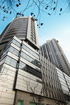 https://vinaoffice.thanhlynoithat.com/images/news/full/vinaoffice_full_09082018_100856.jpg